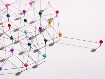 A Guide to Professional Networking: How & Why to Make It a Priority